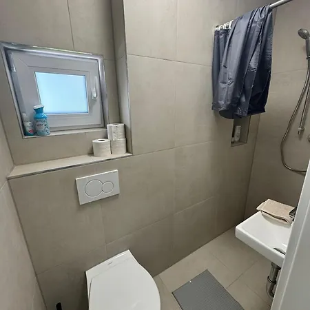 Διαμέρισμα Neues Zentrumnahes 3